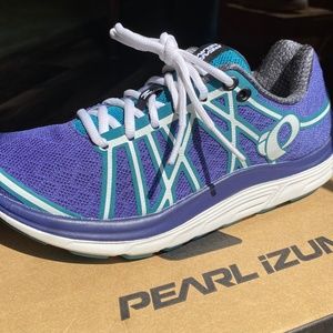 Women’s running shoes